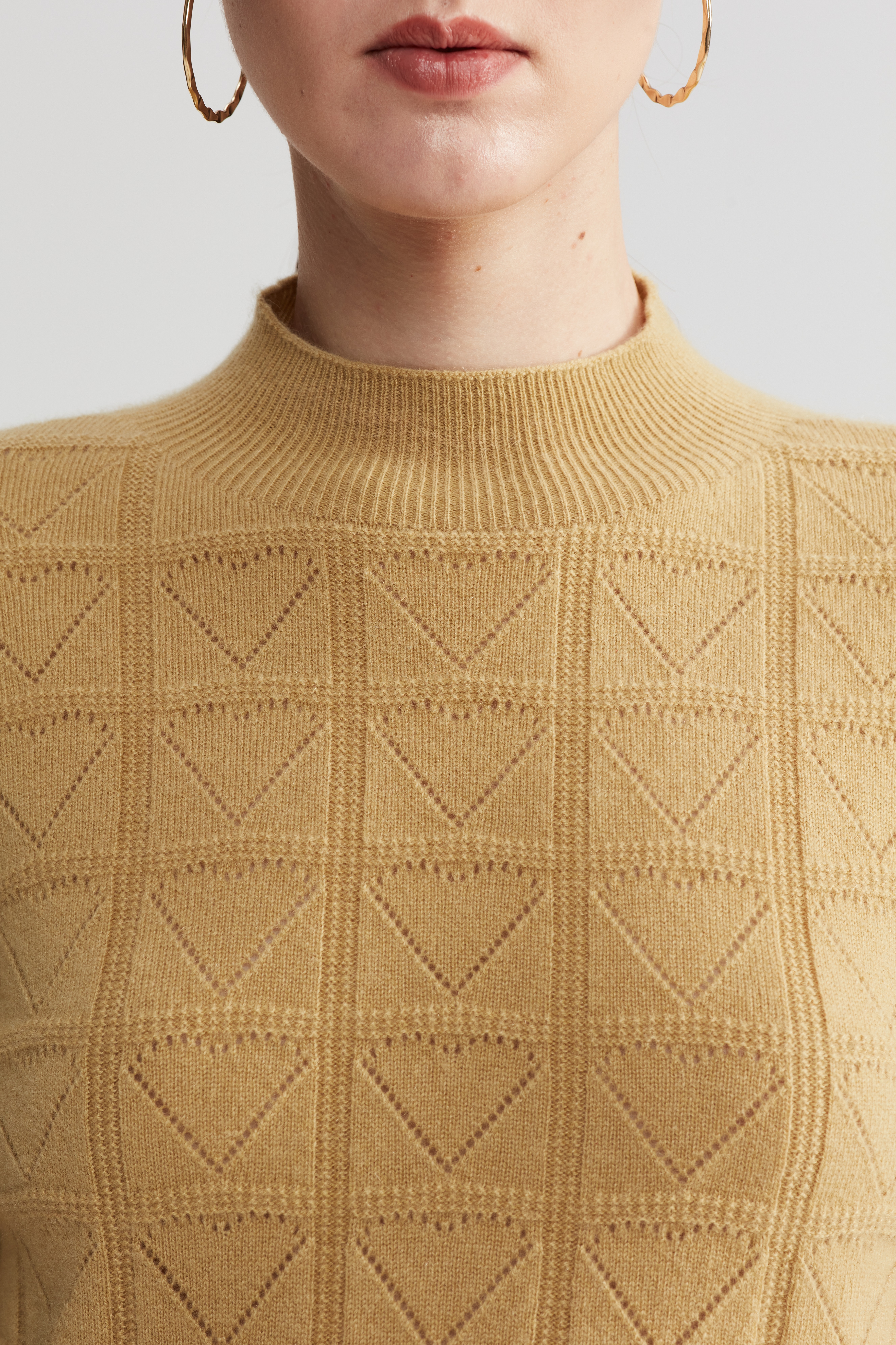 እንከን የለሽ 3D Knit Cashmere Mesh Sweater | የላቀ OEM