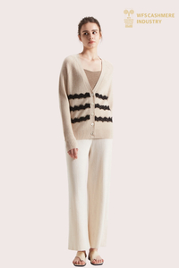 &Aacute;o len cardigan cổ chữ V bằng len cashmere nguy&ecirc;n chất c&oacute; sọc l&uacute;a m&igrave; | Nh&agrave; sản xuất OEM h&agrave;ng dệt kim t&ugrave;y chỉnh